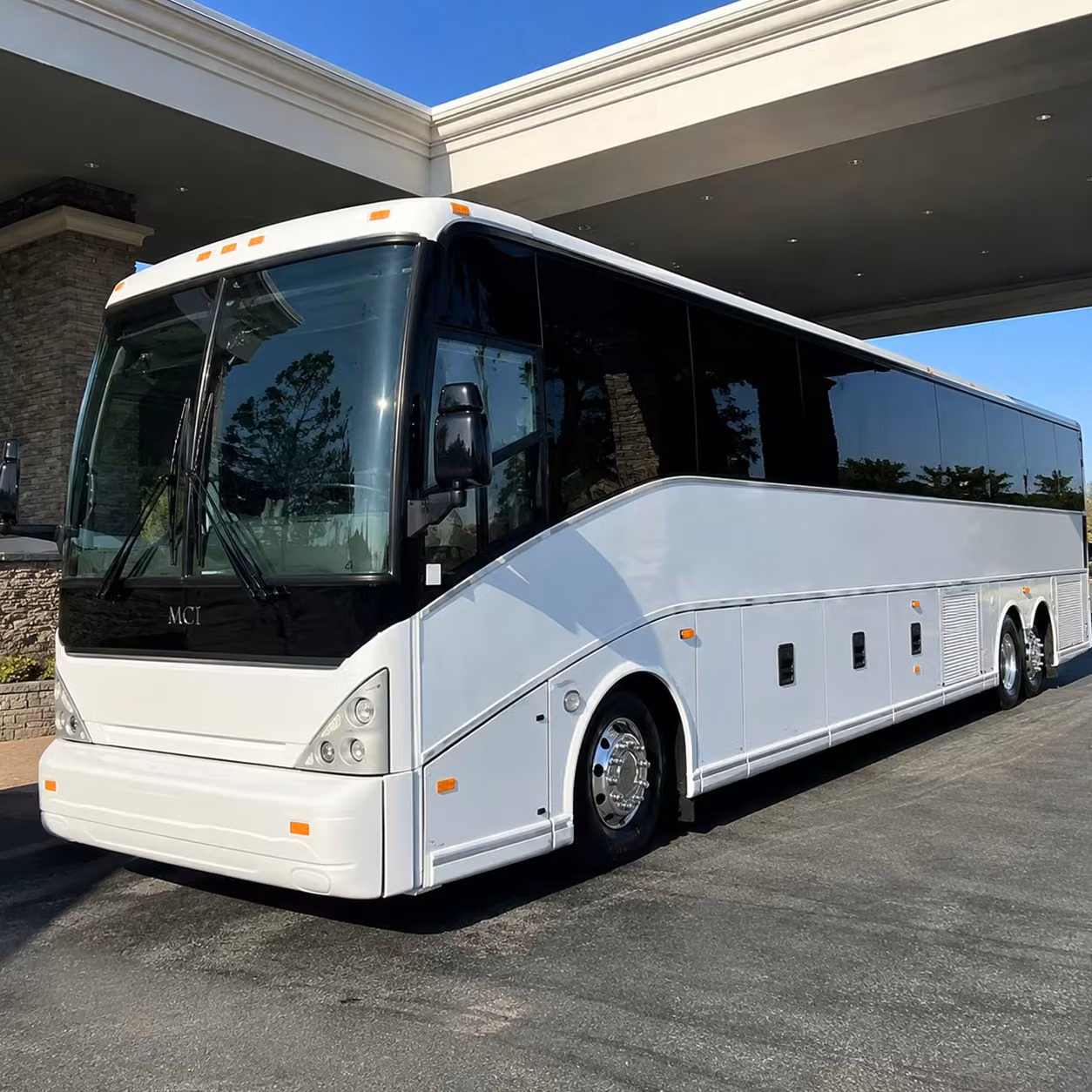busrentalkansascitymo com can help you arrange recurring airport shuttle service for kansas city businesses