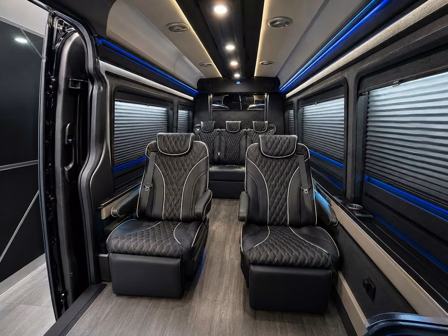 busrentalkansascitymo com makes it possible to book multi stop airport shuttle routes across the kc metro