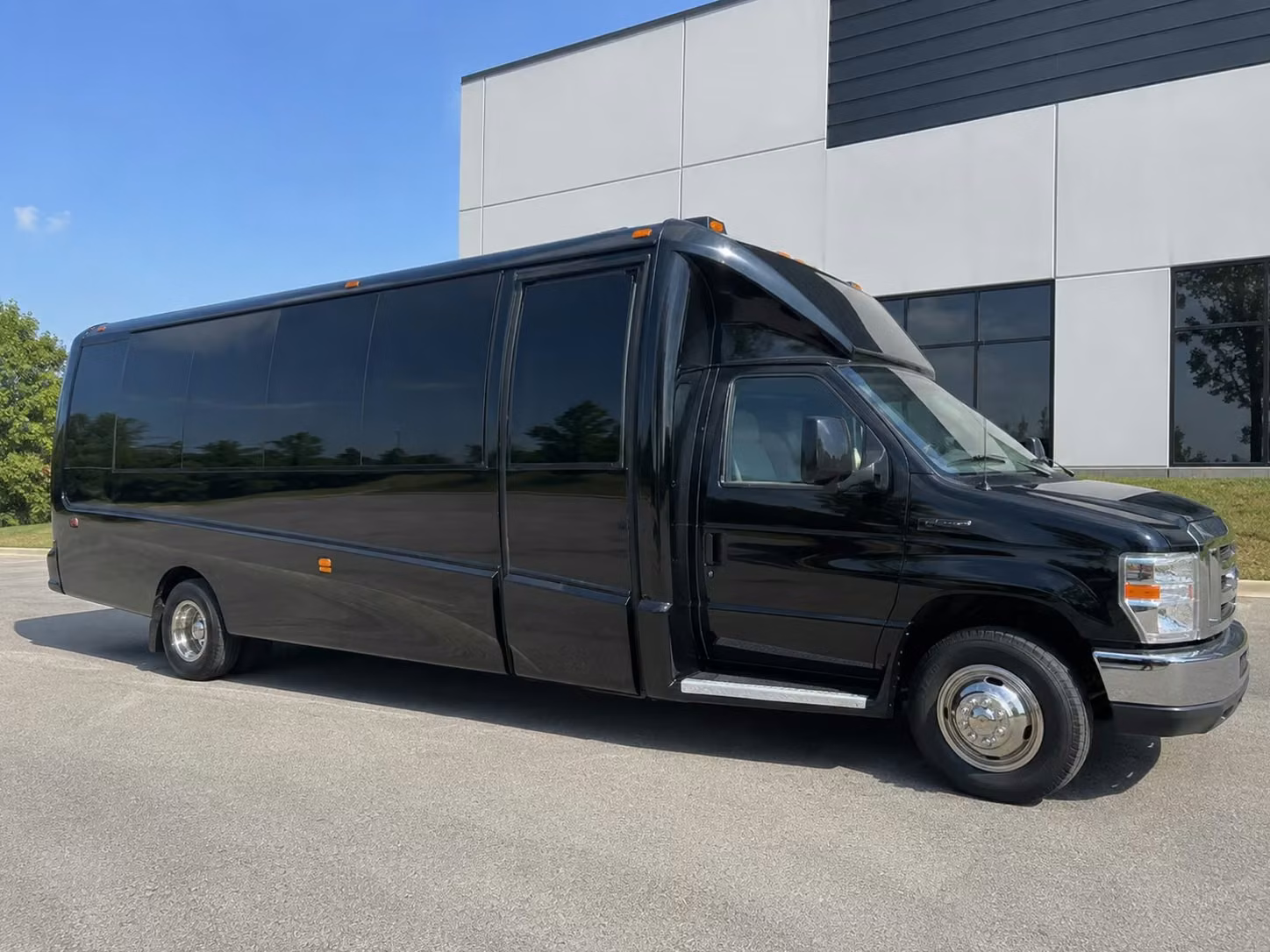 kansas city prom party bus rentals for hotel ballroom venues downtown