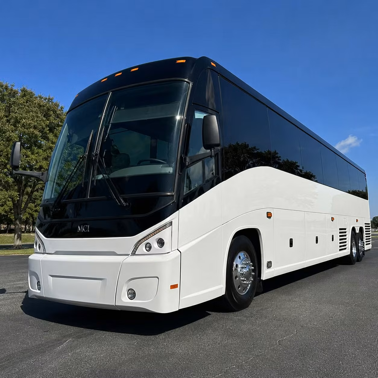 minibus rentals for kansas city youth ministry and small group outings