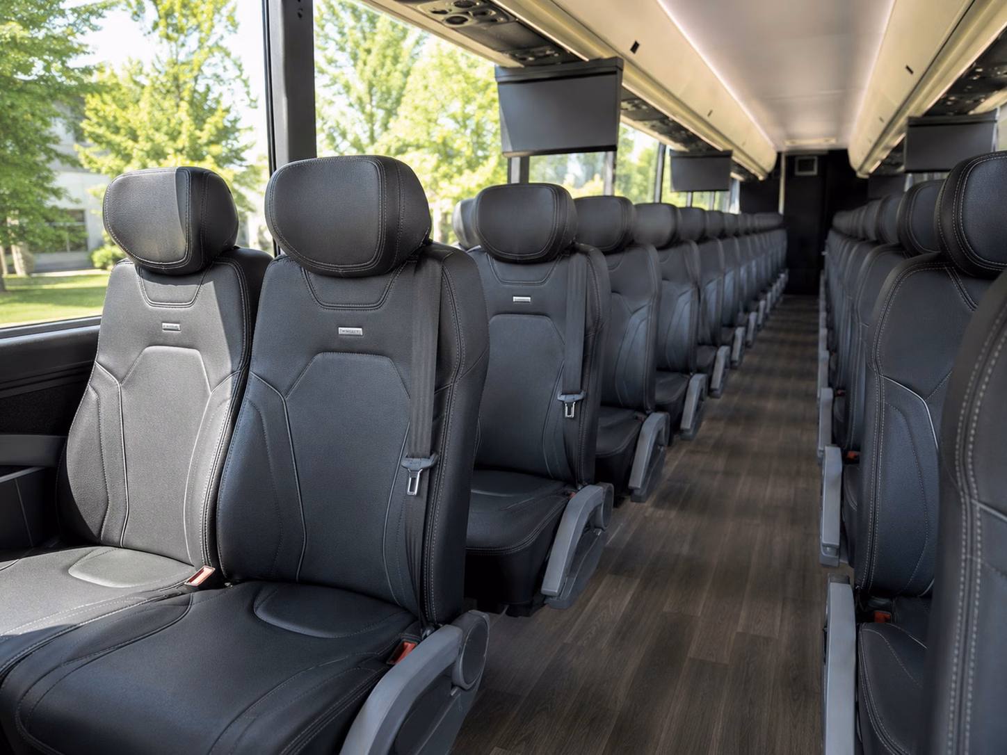 shuttle your wedding guests between downtown kansas city hotels and ceremony venues